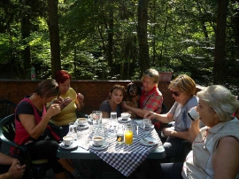 Planinarski izlet, kolovoz