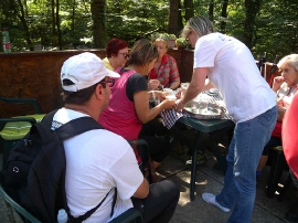 Planinarski izlet, kolovoz